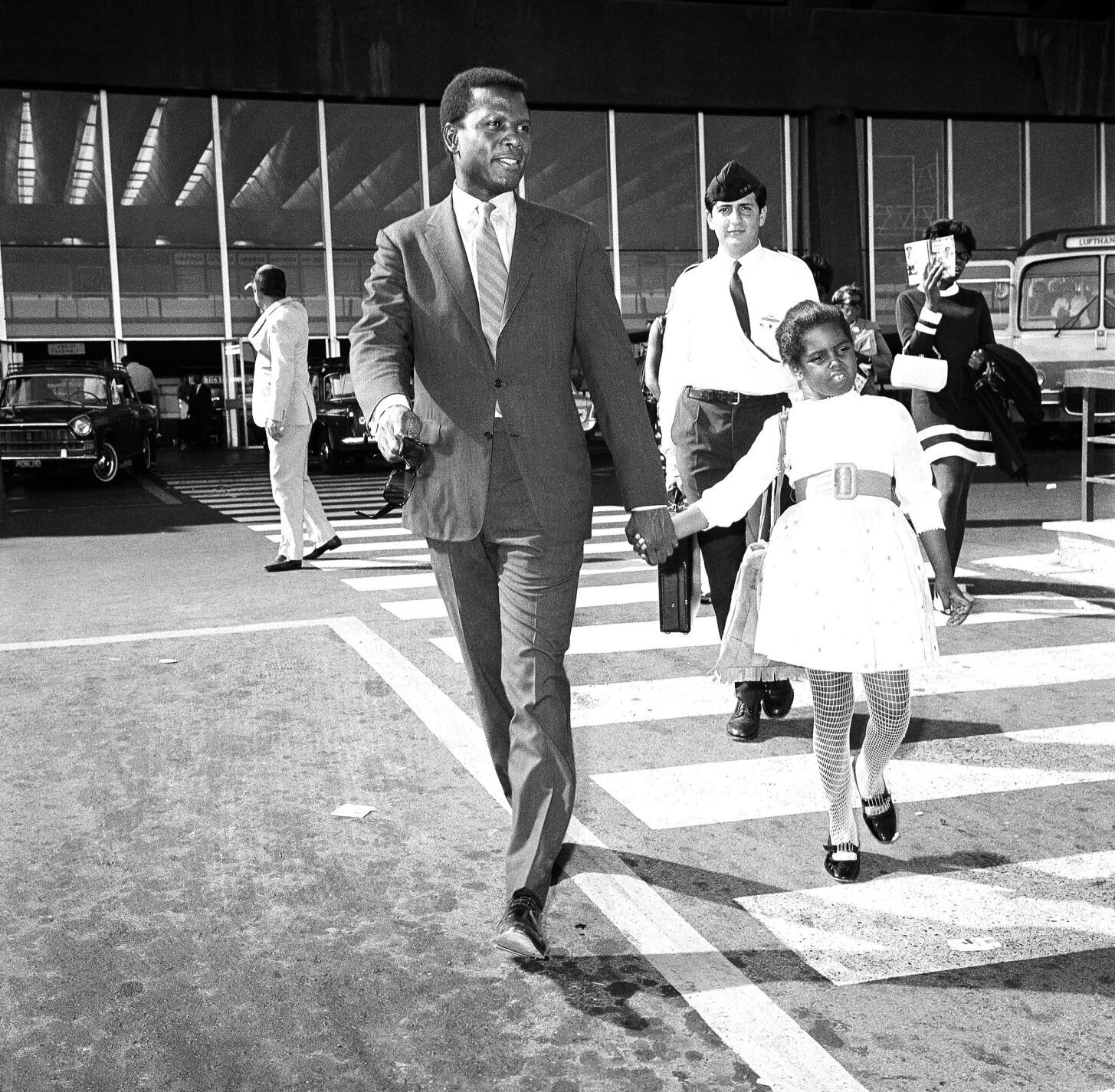 1968 Sydney Poitier and daughter